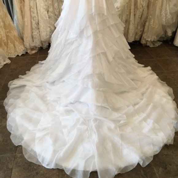 NWT Maggie Sottero Auburn layered ballgown PLUS - Picture 5 of 5